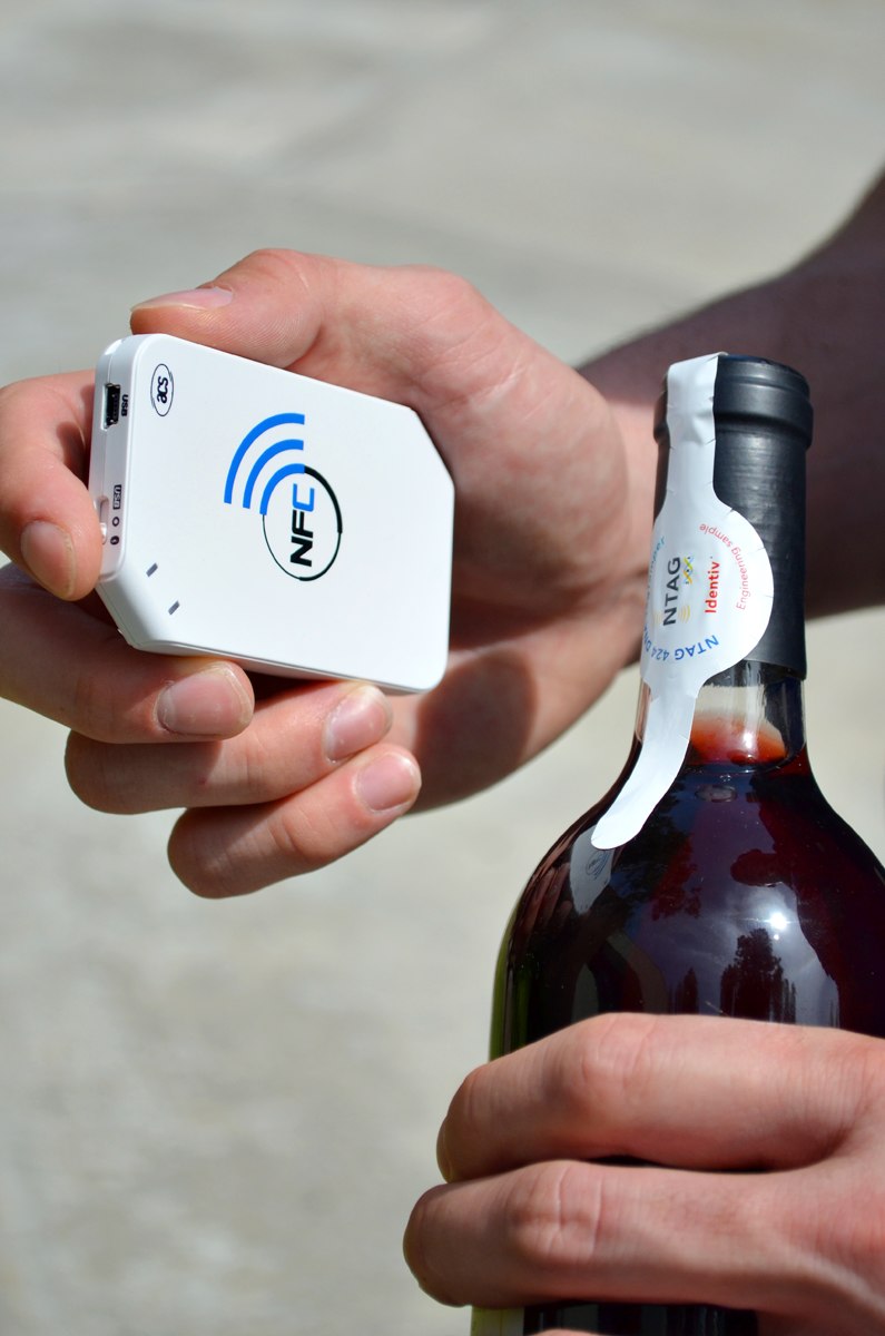ACS ACR1255U-J1 Bluetooth Contactless Smart Card NFC Reader
