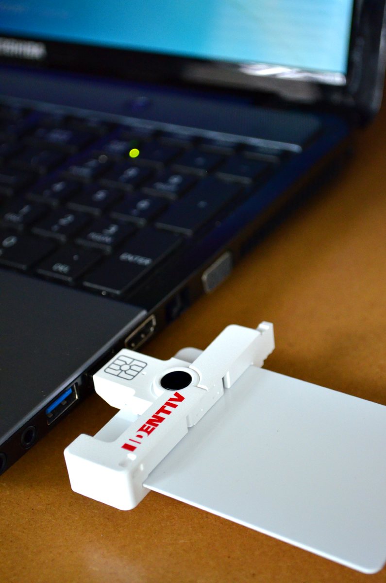 Identiv SCR3500C USB SmartFold Tipo C – Lettore Di Smart Card Pieghevole, Ultra-Compatto, Certificato EMV E FIPS 201